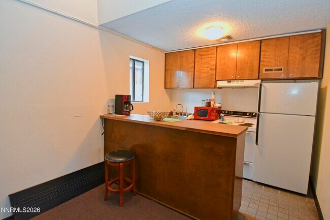 Building Photo - 2955 Lakeside Dr