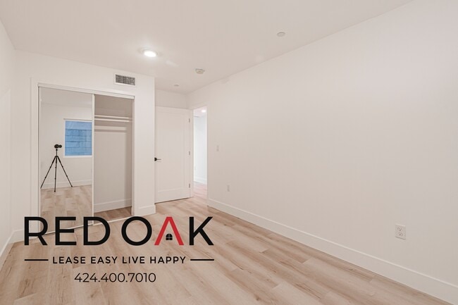 Building Photo - 9241 1/2 Firth Blvd