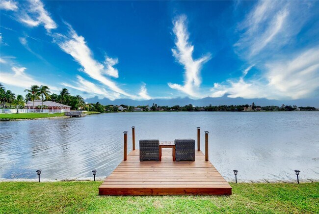 Building Photo - 6194 Buena Vista Dr