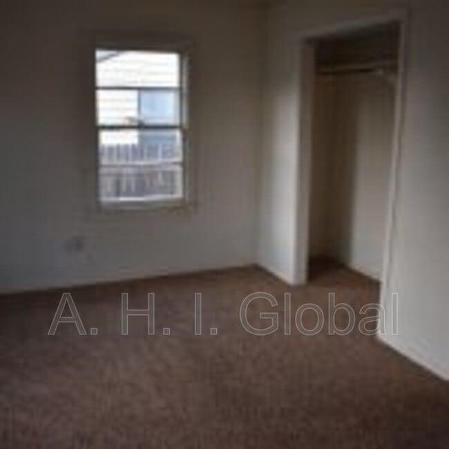 Building Photo - 4615 S Lipscomb St