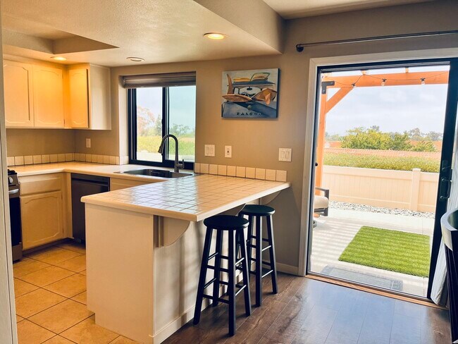 Building Photo - 6813 Briarwood Dr