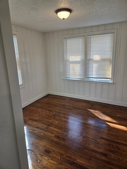 Building Photo - 3429 Mersington Ave