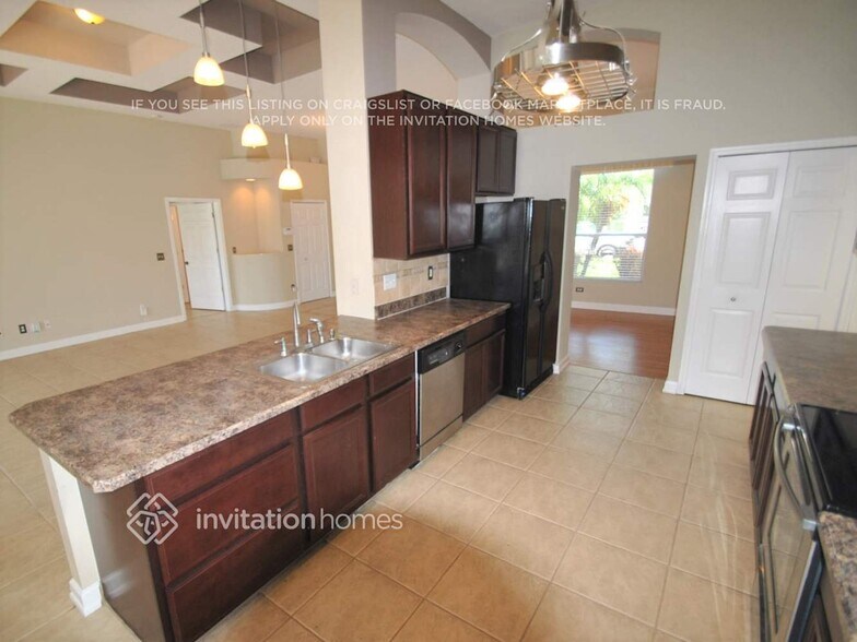 Building Photo - 1735 Creekwater Blvd