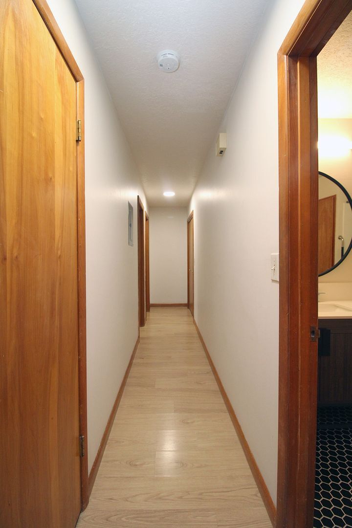 Building Photo - 3200-3236 SW Marigold St