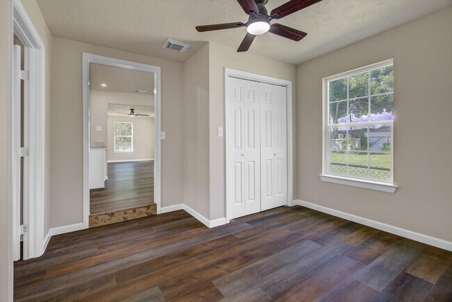 Building Photo - 1118 Cypress St