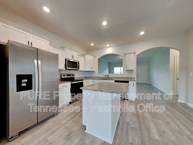 Building Photo - 400 Zeffer Ct