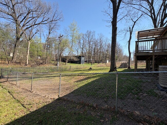 Building Photo - Great location on Monkey Island at Grand Lake!