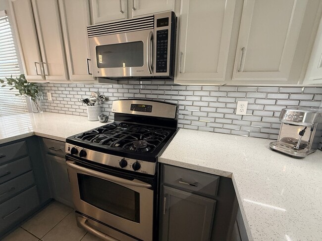 Building Photo - Beautiful 3bd/2ba Natomas Home with 2 Car Garage!