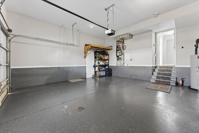 Building Photo - 3 Bedroom 3 1/2 Bath Pet Friendly Condo For Rent!