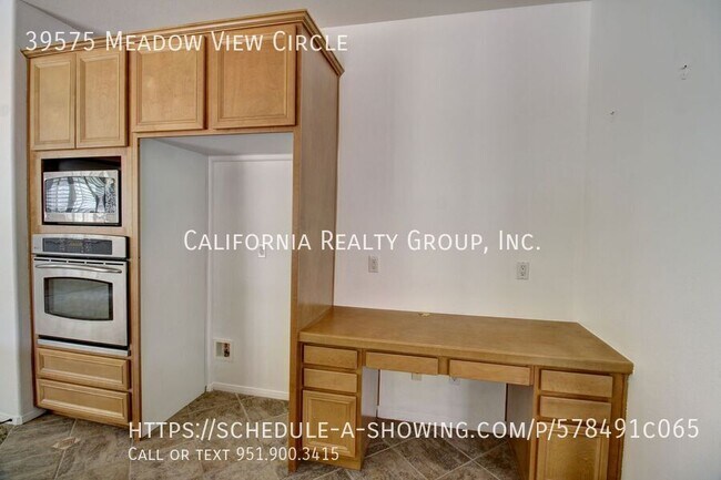Building Photo - 39575 Meadow View Cir