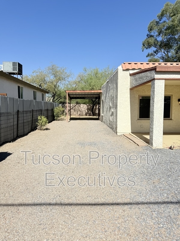 Building Photo - 2925 N Estrella Ave