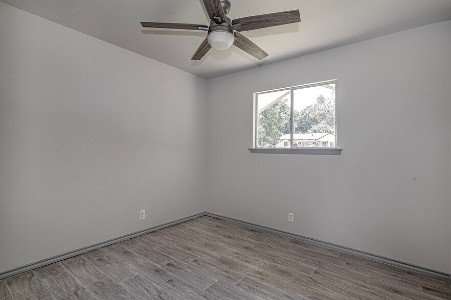 bedroom 5 - 308 Sundown Ct