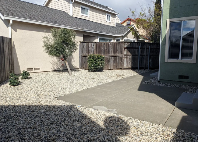 Building Photo - 941 Beechwood Cir