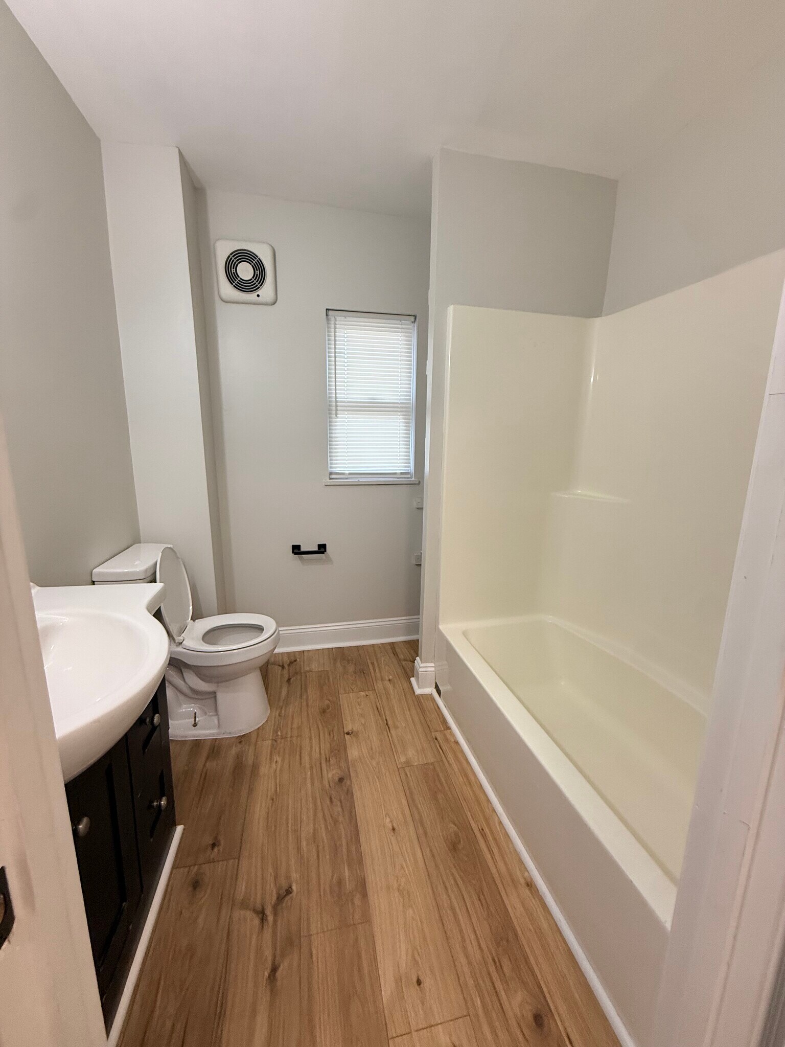 Building Photo - 1631 Mount Rose Ave