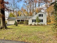 Building Photo - 18 Oak Tree Ln