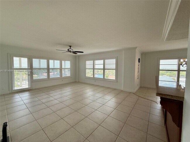 Building Photo - 10777 W Sample Rd