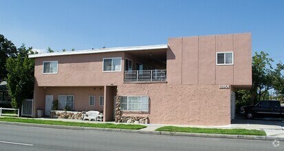 Building Photo - 159th St Apts