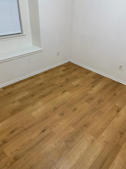 Building Photo - 5622 Gineridge Dr