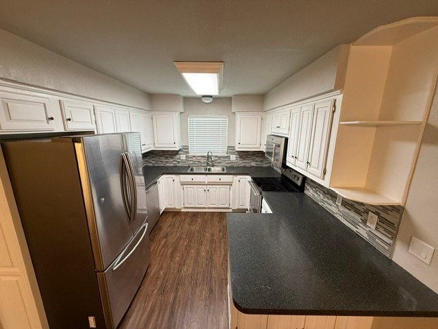 Building Photo - 200 Fox Run Pl