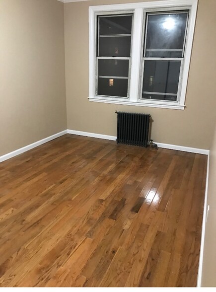 Building Photo - 28-16 45th St