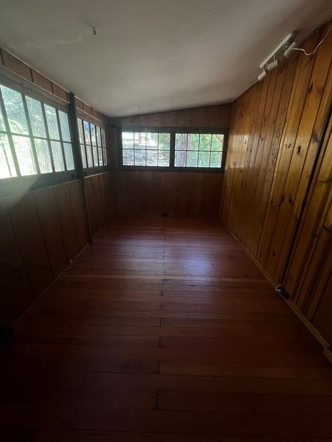 Building Photo - River Pines Home