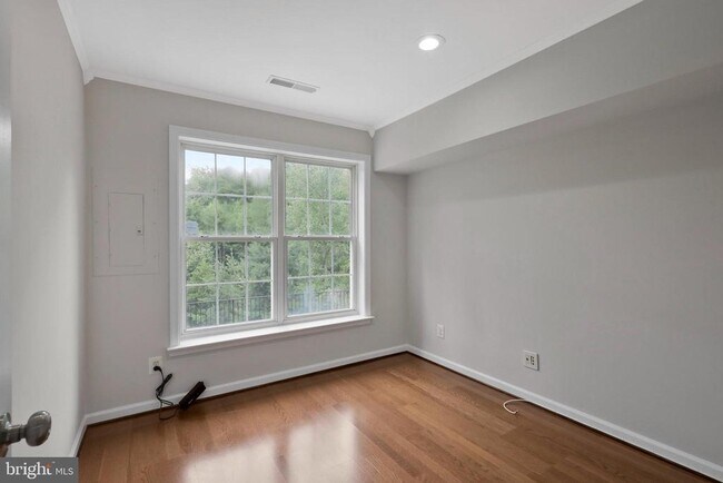 Building Photo - 5270 Kestrel Crossing Dr