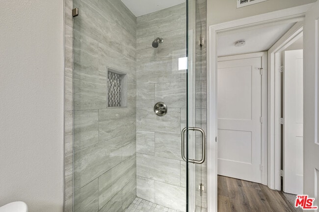 Building Photo - 19358 Alcona St