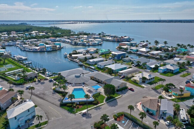 Building Photo - 10701 S Ocean Dr