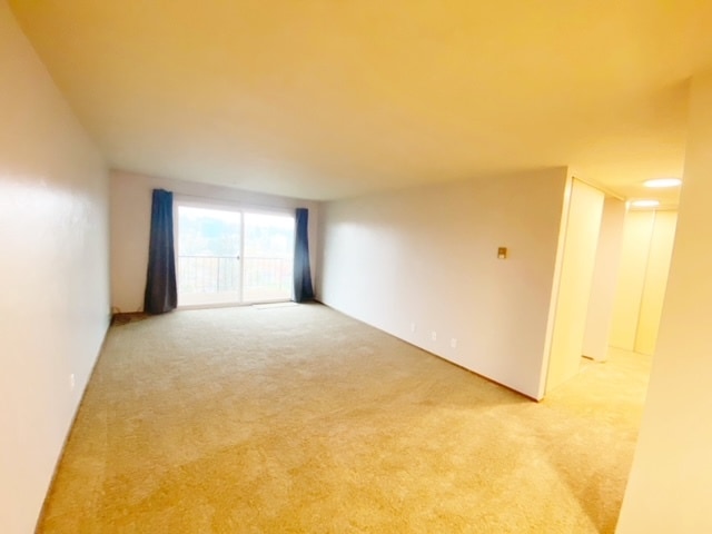 Building Photo - Hillcrest Apartments