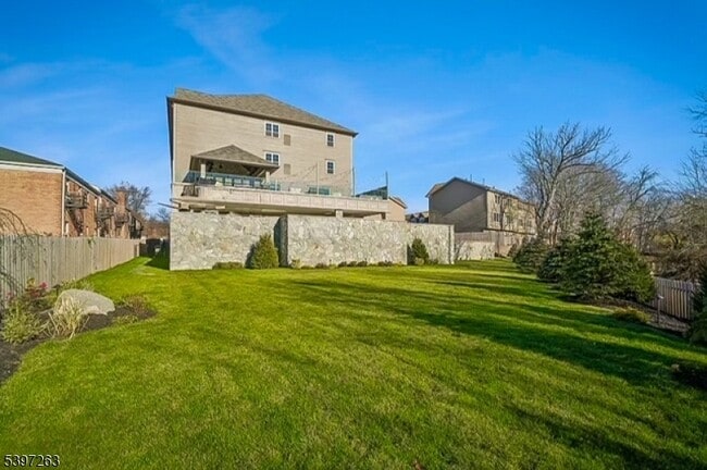 Building Photo - 106 Montgomery St