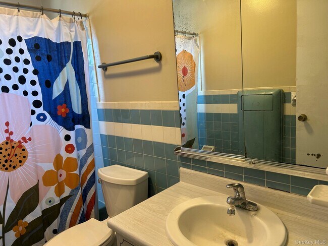 Building Photo - 68 Sneden Pl