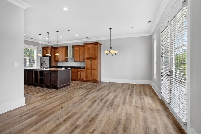 Building Photo - 2409 Spring Creek Boulevard