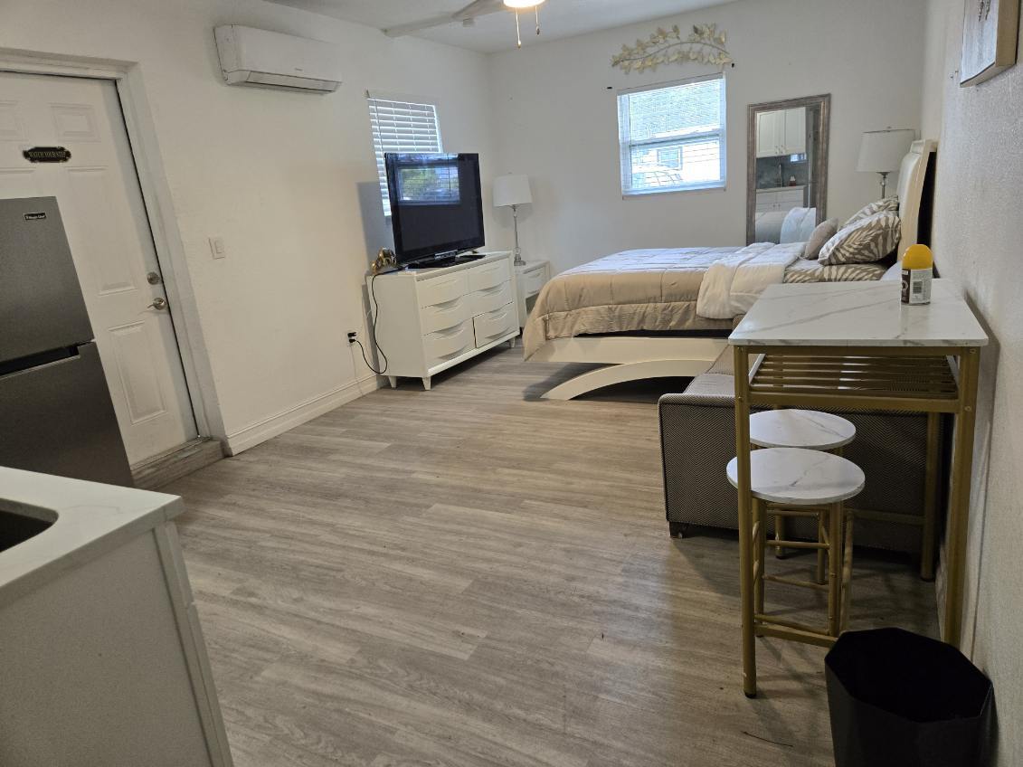 Building Photo - 1911 Meridel Ave