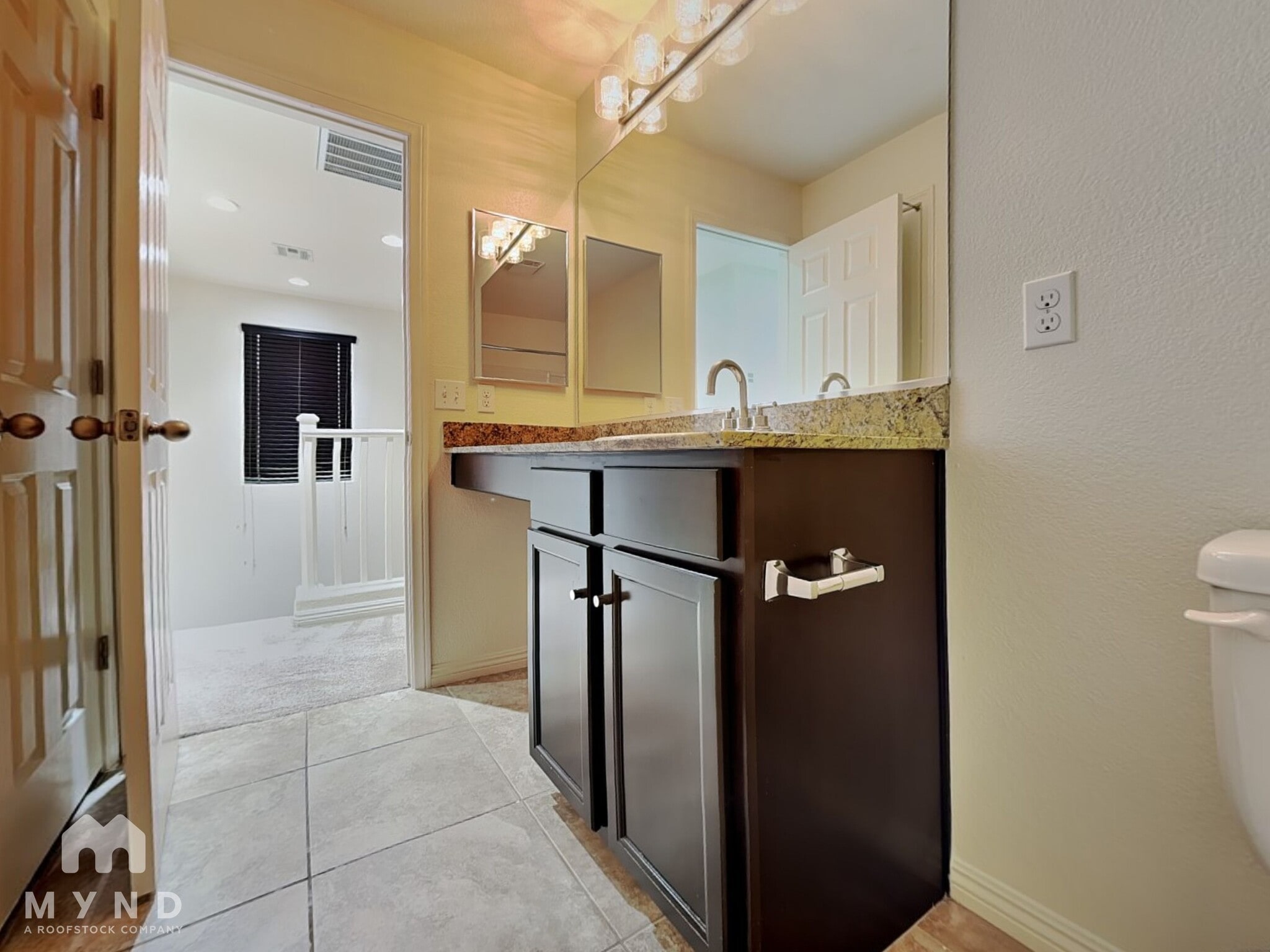 Building Photo - 10709 Dobbs Ave