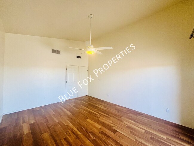 Building Photo - 10451 N Calle Verano Seco