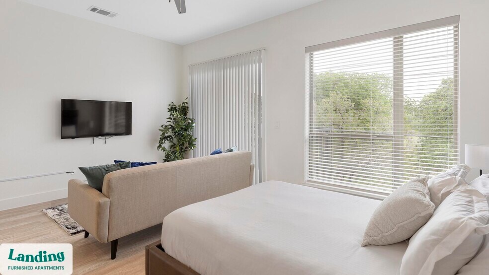 Building Photo - 650 E Sycamore St