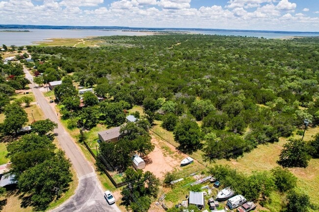 Building Photo - 636 South St