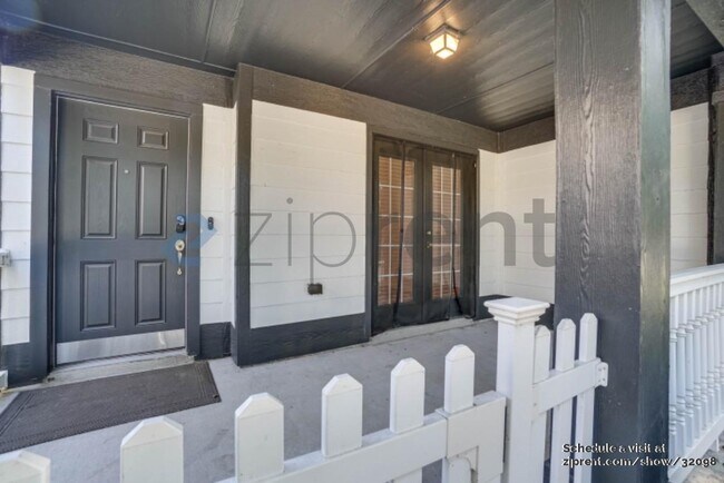 Building Photo - 1217 Charleston Ln