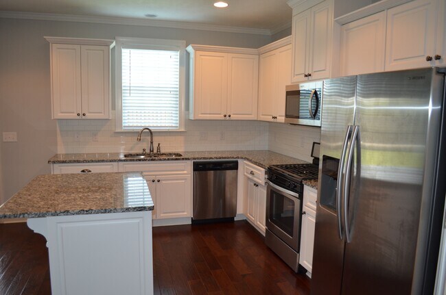 Building Photo - 519 Bunchgrass St