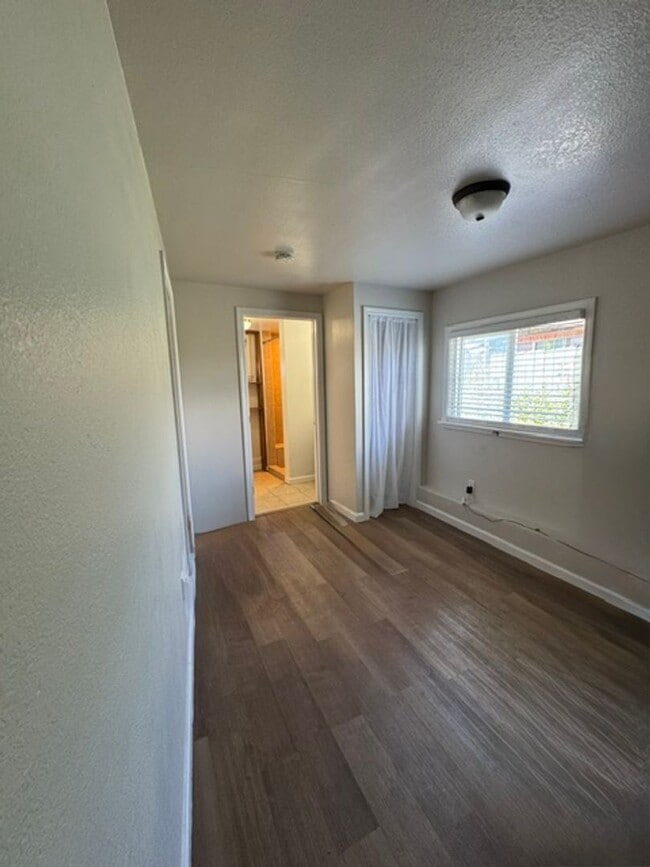 Building Photo - 1621 Sumatra St