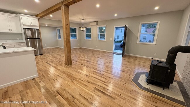 Building Photo - 54 Grove St