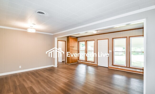 Building Photo - 3740 Dalraida Pkwy