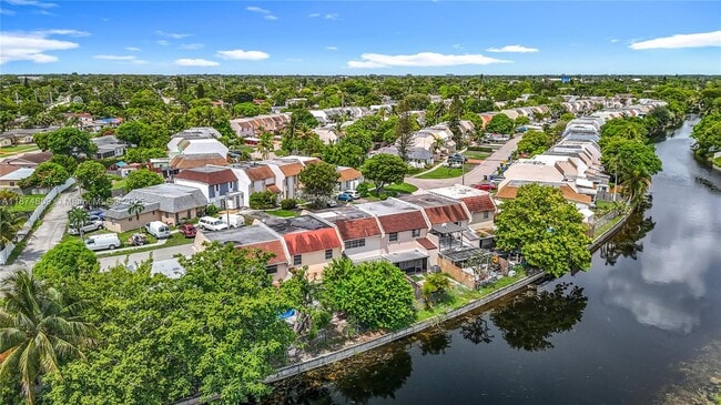 Building Photo - 1379 Seaview