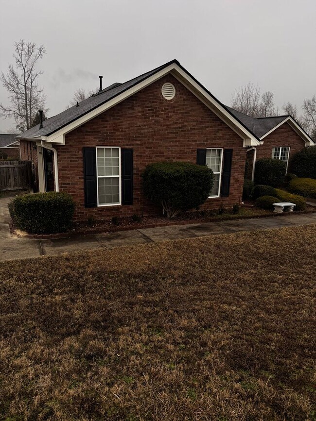 Building Photo - 1500 Cedar Hill Trail