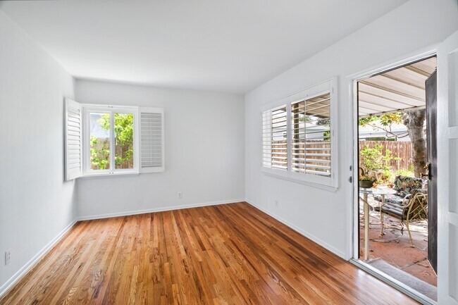 Building Photo - 4105 Irving Pl