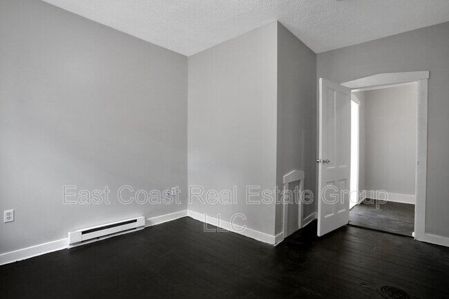 Building Photo - 113 N Centre St