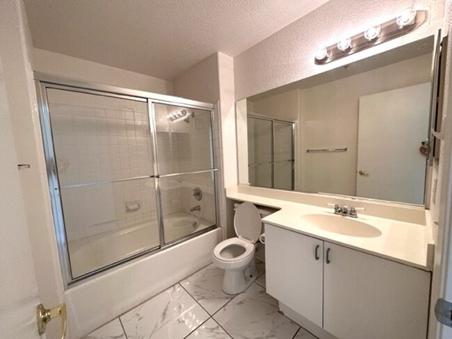 Building Photo - Southwest Las Vegas Condo. 1st Floor. 1 be...