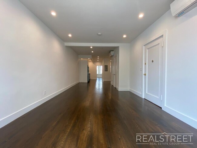 Building Photo - Stunning FLOOR THRU in Ridgewood Townhouse...