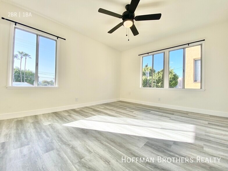Building Photo - 441 1/2  N Hayworth Ave -A
