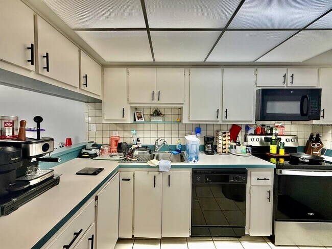 Building Photo - 1843 Bough Ave